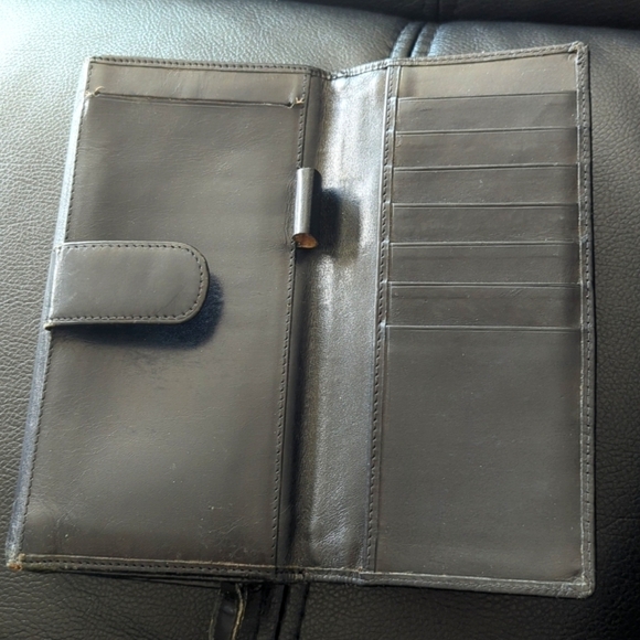 Bugatti Genuine Leather  Wallet - Picture 5 of 6